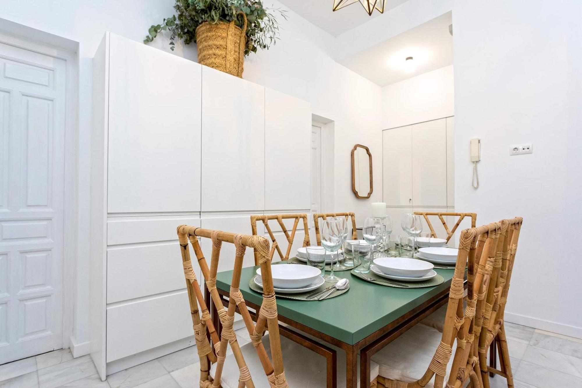 Apartamento Genteel Almansa Ii *